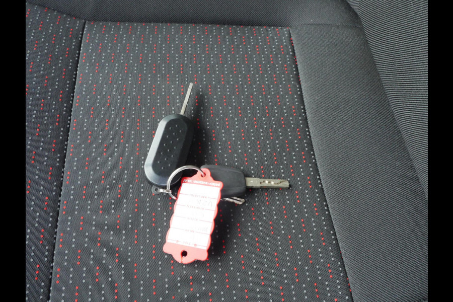 Opel Movano 2.2D 140PK, L4, Dubbel Cabine, Airco, Meubelbak L*B*H = 360*210*220 / Lat om lat betimmering / 2 x Lading vastzetrail op 100 en 207 cm