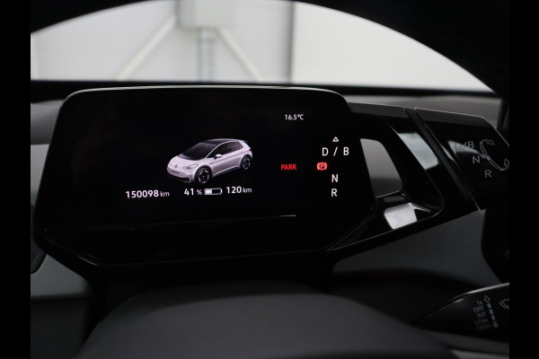 Volkswagen ID.3 First Plus 58 kWh | Stoel & stuurverwarming | Camera | Adaptive cruise | Sfeerverlichting | Carplay | Navigatie | Matrix LED | Parkeerhulp | Sfeerverlichting | Climate control