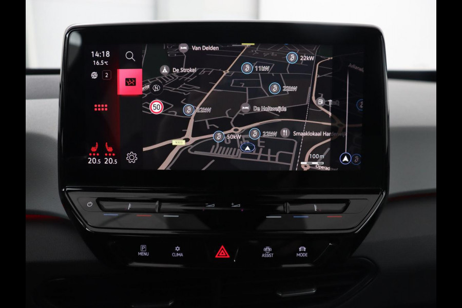 Volkswagen ID.3 First Plus 58 kWh | Stoel & stuurverwarming | Camera | Adaptive cruise | Sfeerverlichting | Carplay | Navigatie | Matrix LED | Parkeerhulp | Sfeerverlichting | Climate control