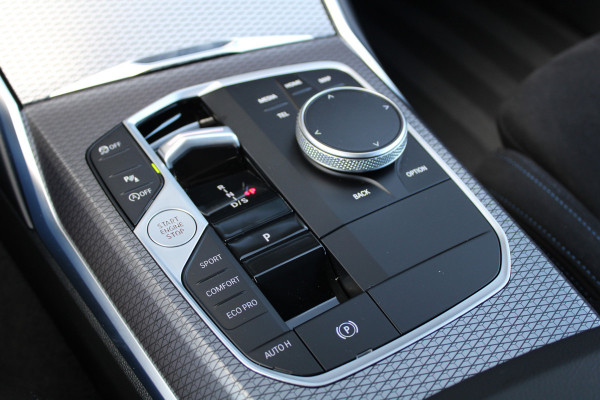 BMW 3 Serie Touring 330i xDrive | FACELIFT | M-SPORT | ACC | SFEER | CARPLAY | STOELVERW
