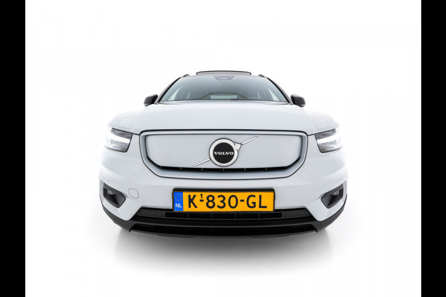 Volvo XC40 Recharge P8 AWD R-Design [ 3-Fase ] {SOH-89%} (INCL-BTW) *PANO | LEATHER-MICROFIBRE | DIGI-COCKPIT | FULL-LED | NAVI-FULLMAP | ECC | CARPLAY | PDC | KEYLESS | HEATED-SPORTSEATS | BLIS | PRIVACY-GLASS | 20"ALU*