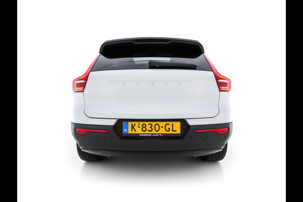 Volvo XC40 Recharge P8 AWD R-Design [ 3-Fase ] {SOH-89%} (INCL-BTW) *PANO | LEATHER-MICROFIBRE | DIGI-COCKPIT | FULL-LED | NAVI-FULLMAP | ECC | CARPLAY | PDC | KEYLESS | HEATED-SPORTSEATS | BLIS | PRIVACY-GLASS | 20"ALU*