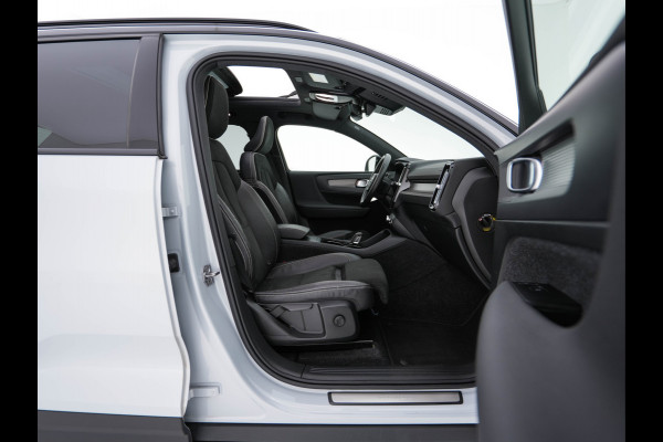 Volvo XC40 Recharge P8 AWD R-Design [ 3-Fase ] {SOH-89%} (INCL-BTW) *PANO | LEATHER-MICROFIBRE | DIGI-COCKPIT | FULL-LED | NAVI-FULLMAP | ECC | CARPLAY | PDC | KEYLESS | HEATED-SPORTSEATS | BLIS | PRIVACY-GLASS | 20"ALU*