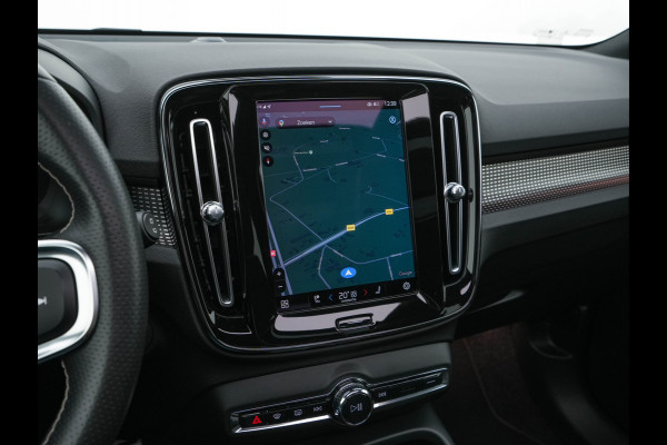 Volvo XC40 Recharge P8 AWD R-Design [ 3-Fase ] {SOH-89%} (INCL-BTW) *PANO | LEATHER-MICROFIBRE | DIGI-COCKPIT | FULL-LED | NAVI-FULLMAP | ECC | CARPLAY | PDC | KEYLESS | HEATED-SPORTSEATS | BLIS | PRIVACY-GLASS | 20"ALU*