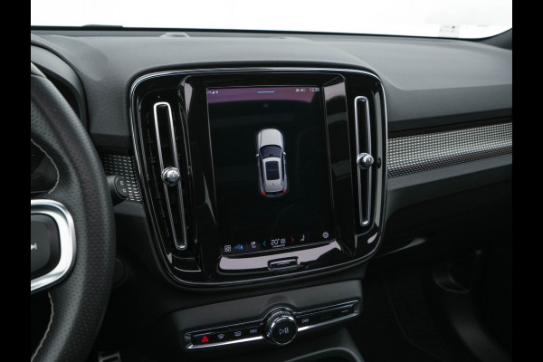 Volvo XC40 Recharge P8 AWD R-Design [ 3-Fase ] {SOH-89%} (INCL-BTW) *PANO | LEATHER-MICROFIBRE | DIGI-COCKPIT | FULL-LED | NAVI-FULLMAP | ECC | CARPLAY | PDC | KEYLESS | HEATED-SPORTSEATS | BLIS | PRIVACY-GLASS | 20"ALU*