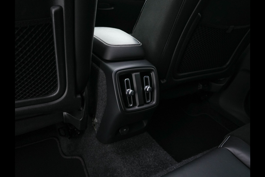 Volvo XC40 Recharge P8 AWD R-Design [ 3-Fase ] {SOH-89%} (INCL-BTW) *PANO | LEATHER-MICROFIBRE | DIGI-COCKPIT | FULL-LED | NAVI-FULLMAP | ECC | CARPLAY | PDC | KEYLESS | HEATED-SPORTSEATS | BLIS | PRIVACY-GLASS | 20"ALU*