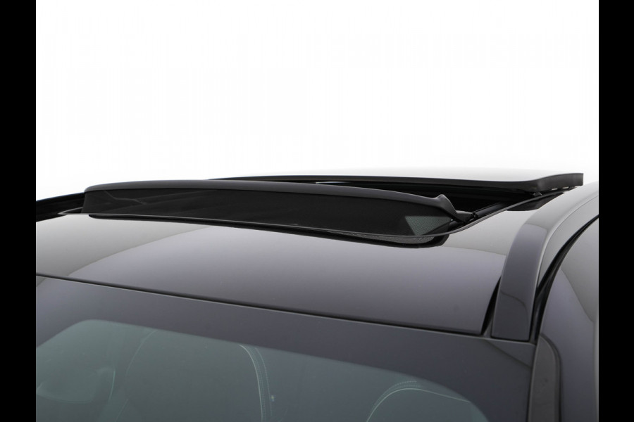 Volvo XC40 Recharge P8 AWD R-Design [ 3-Fase ] {SOH-89%} (INCL-BTW) *PANO | LEATHER-MICROFIBRE | DIGI-COCKPIT | FULL-LED | NAVI-FULLMAP | ECC | CARPLAY | PDC | KEYLESS | HEATED-SPORTSEATS | BLIS | PRIVACY-GLASS | 20"ALU*