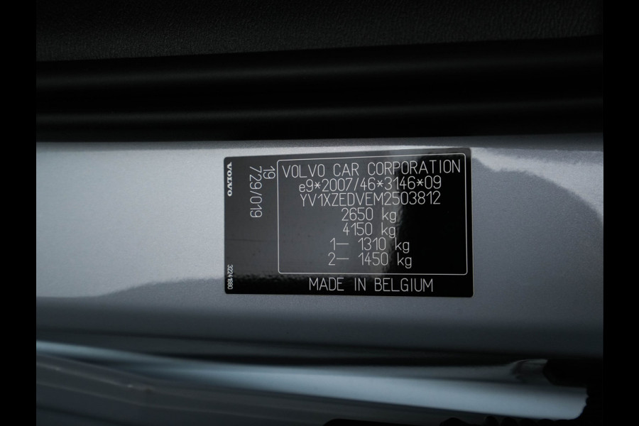 Volvo XC40 Recharge P8 AWD R-Design [ 3-Fase ] {SOH-89%} (INCL-BTW) *PANO | LEATHER-MICROFIBRE | DIGI-COCKPIT | FULL-LED | NAVI-FULLMAP | ECC | CARPLAY | PDC | KEYLESS | HEATED-SPORTSEATS | BLIS | PRIVACY-GLASS | 20"ALU*