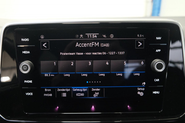 Volkswagen T-Roc 1.5 TSI 2x R-Line Business+ - Airco, Cruise, PDC, Camera, Carplay.