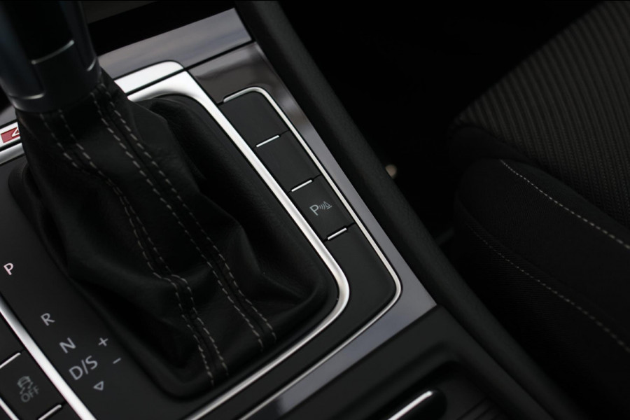 Volkswagen Golf 2.0 TSI 4Motion R *Pano*Dynaudio*DCC*Keyless*