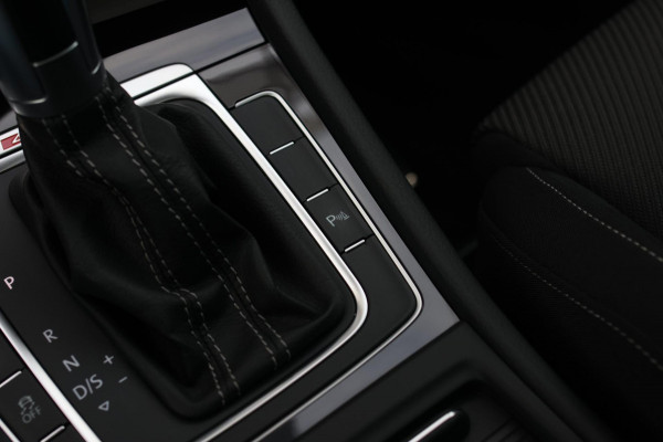 Volkswagen Golf 2.0 TSI 4Motion R *Pano*Dynaudio*DCC*Keyless*