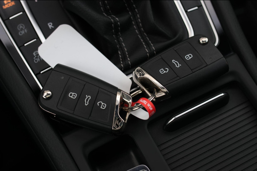 Volkswagen Golf 2.0 TSI 4Motion R *Pano*Dynaudio*DCC*Keyless*