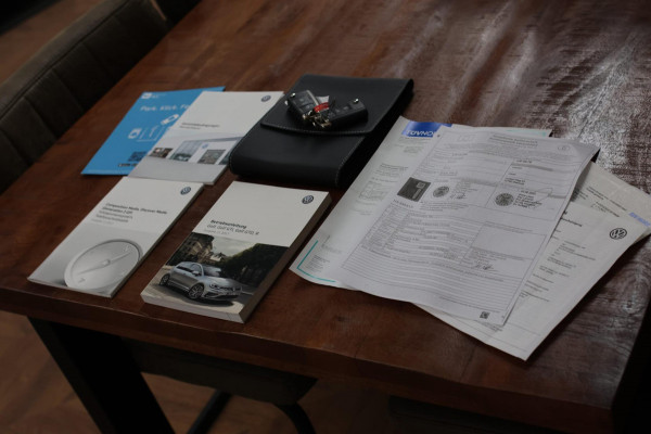 Volkswagen Golf 2.0 TSI 4Motion R *Pano*Dynaudio*DCC*Keyless*