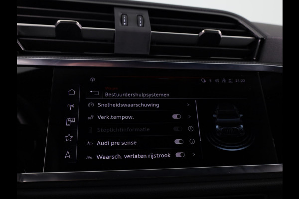 Audi Q3 35 TFSI S edition Competition 150pk| Verlengde garantie | Navigatie | Parkeercamera | 19 inch Lichtmetalen velgen | Apple Carplay/ Android Auto