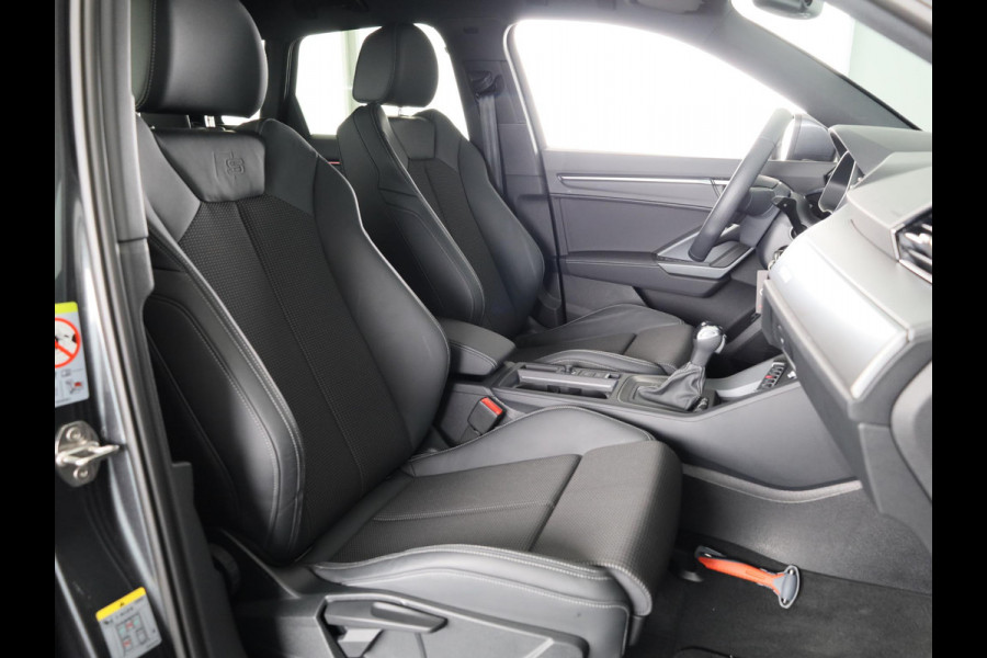 Audi Q3 35 TFSI S edition Competition 150pk| Verlengde garantie | Navigatie | Parkeercamera | 19 inch Lichtmetalen velgen | Apple Carplay/ Android Auto
