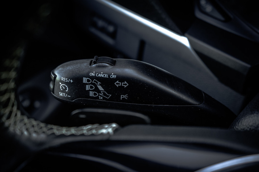 Volkswagen Amarok 3.0 TDI V6 L2H1 | 4Motion | Aventura | DC | 259 PK | Leder | Automaat | Schakelflippers