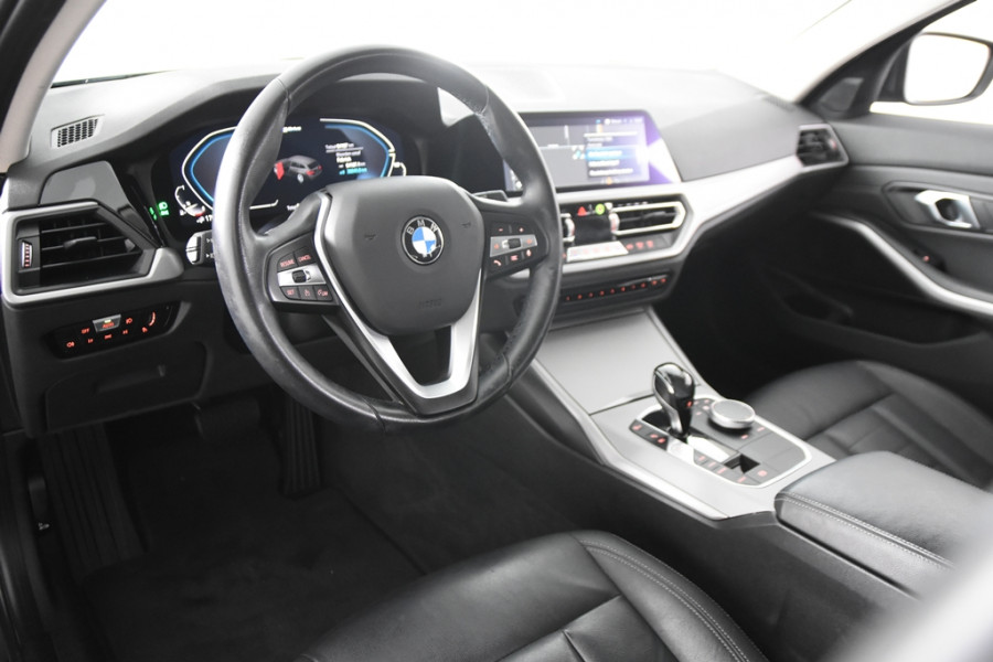 BMW 3-serie 330e Touring *1ste Eigenaar*Leer*Navigatie*