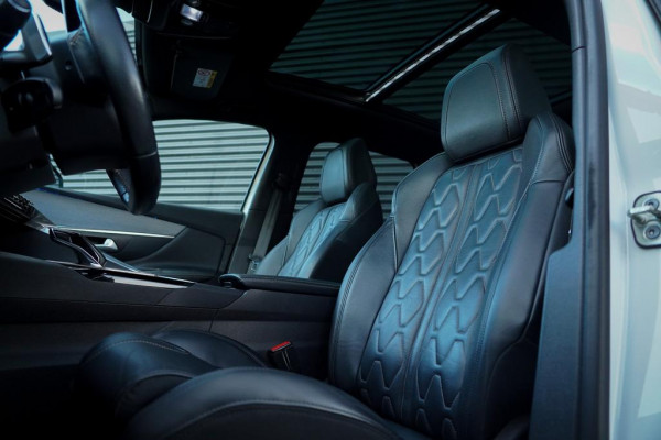 Peugeot 3008 1.6 HYbrid4 300 Première Pack Avantage GT / Pano / Stoelverwarming / Leder / Massage