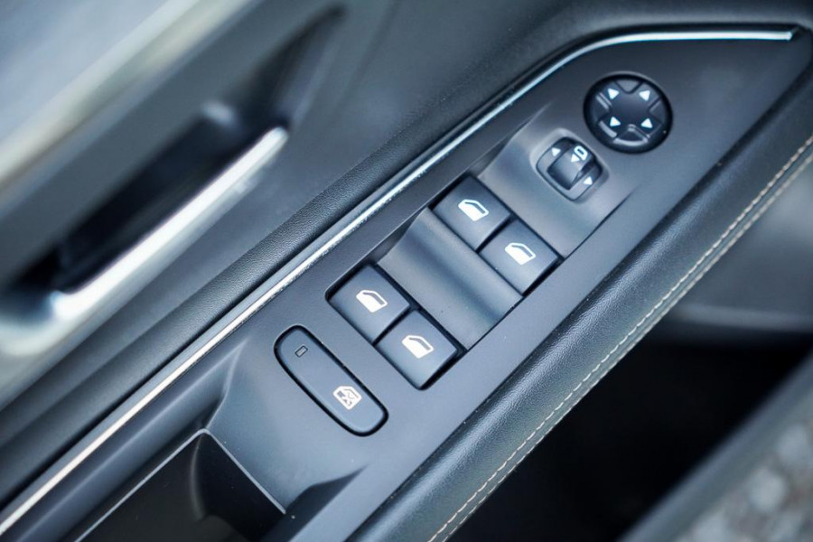 Peugeot 3008 1.6 HYbrid4 300 Première Pack Avantage GT / Pano / Stoelverwarming / Leder / Massage