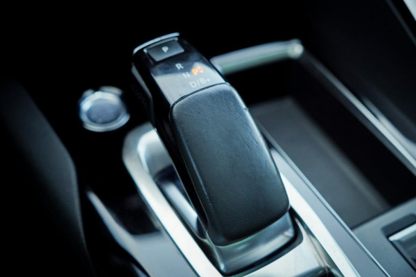 Peugeot 3008 1.6 HYbrid4 300 Première Pack Avantage GT / Pano / Stoelverwarming / Leder / Massage