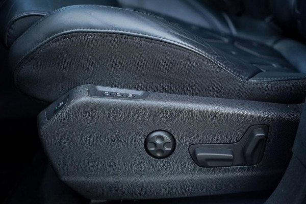 Peugeot 3008 1.6 HYbrid4 300 Première Pack Avantage GT / Pano / Stoelverwarming / Leder / Massage