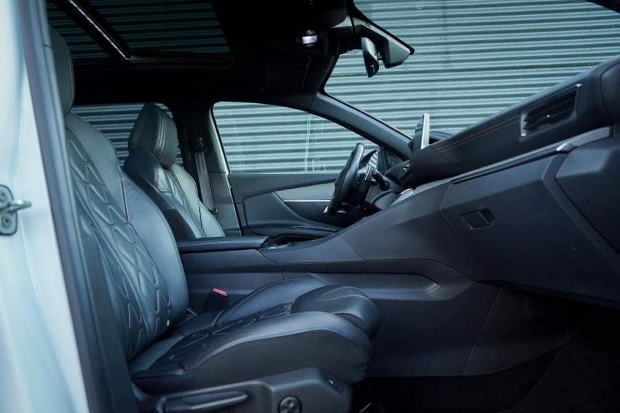 Peugeot 3008 1.6 HYbrid4 300 Première Pack Avantage GT / Pano / Stoelverwarming / Leder / Massage