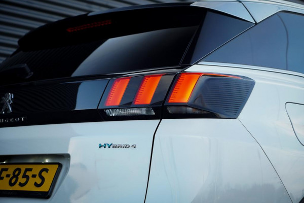 Peugeot 3008 1.6 HYbrid4 300 Première Pack Avantage GT / Pano / Stoelverwarming / Leder / Massage