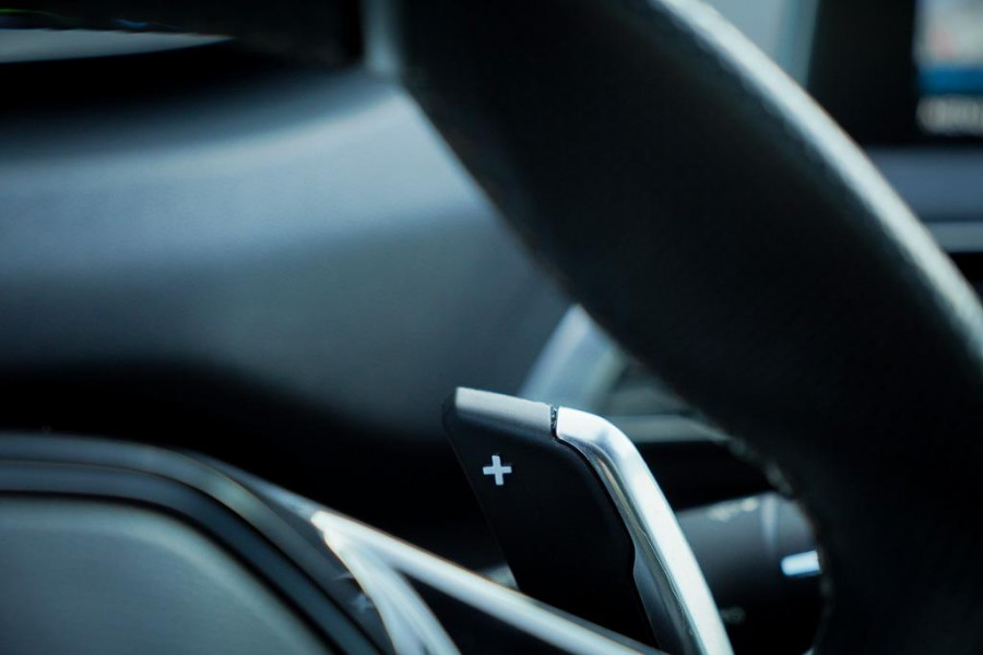 Peugeot 3008 1.6 HYbrid4 300 Première Pack Avantage GT / Pano / Stoelverwarming / Leder / Massage