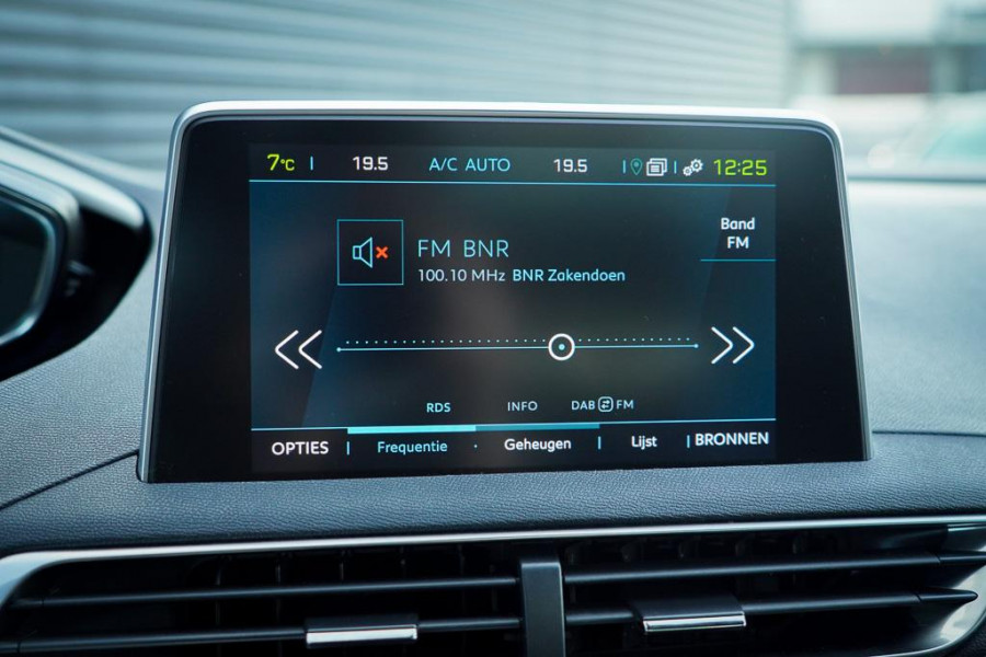 Peugeot 3008 1.6 HYbrid4 300 Première Pack Avantage GT / Pano / Stoelverwarming / Leder / Massage