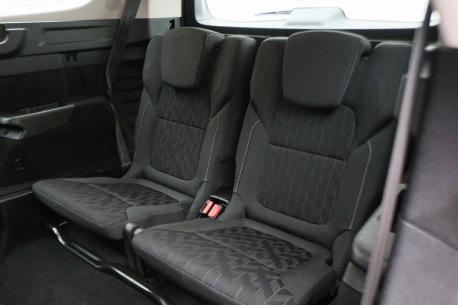 Renault Grand Scénic 1.3 TCe Limited 7p. Climate, Cruise, Apple Carplay, PDC, Rijstrooksensor, Trekhaak, 20''