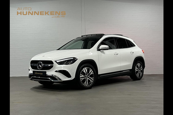 Mercedes-Benz GLA 180 Trekhaak | Open dak | Cruise control | Navigatie | Stoel-/stuurverwarming | Achteruitrij camera