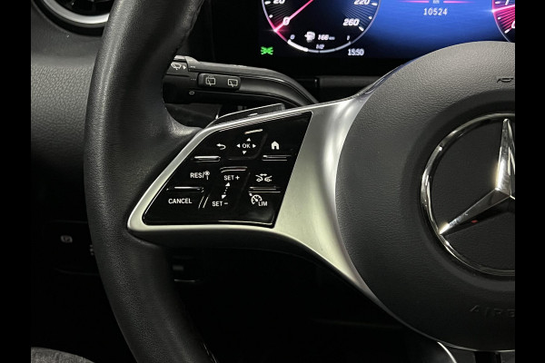 Mercedes-Benz GLA 180 Trekhaak | Open dak | Cruise control | Navigatie | Stoel-/stuurverwarming | Achteruitrij camera