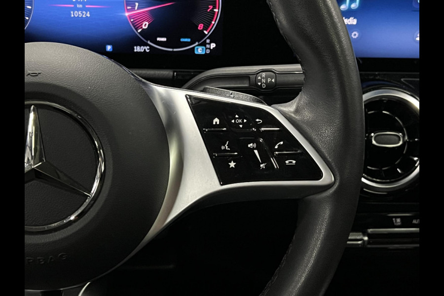 Mercedes-Benz GLA 180 Trekhaak | Open dak | Cruise control | Navigatie | Stoel-/stuurverwarming | Achteruitrij camera