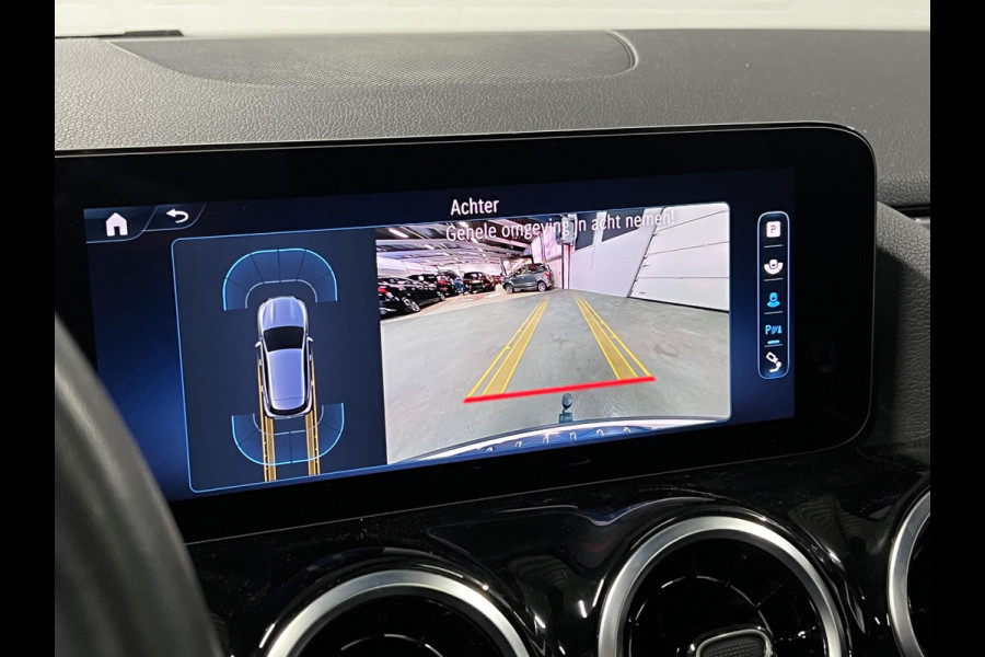 Mercedes-Benz GLA 180 Trekhaak | Open dak | Cruise control | Navigatie | Stoel-/stuurverwarming | Achteruitrij camera