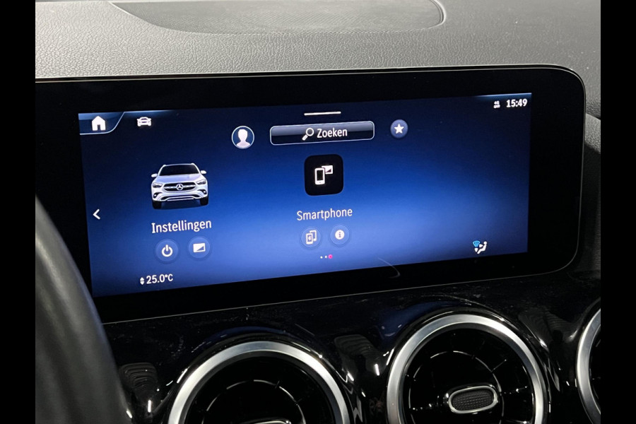 Mercedes-Benz GLA 180 Trekhaak | Open dak | Cruise control | Navigatie | Stoel-/stuurverwarming | Achteruitrij camera