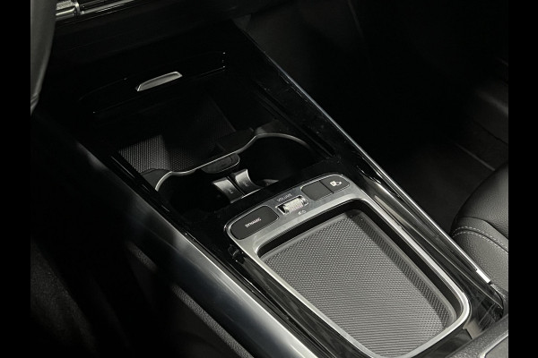 Mercedes-Benz GLA 180 Trekhaak | Open dak | Cruise control | Navigatie | Stoel-/stuurverwarming | Achteruitrij camera