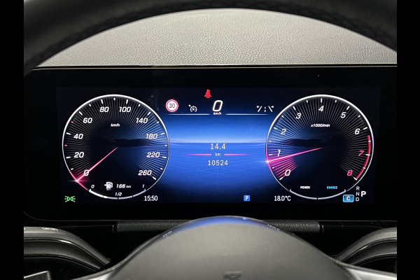 Mercedes-Benz GLA 180 Trekhaak | Open dak | Cruise control | Navigatie | Stoel-/stuurverwarming | Achteruitrij camera