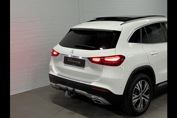 Mercedes-Benz GLA 180 Trekhaak | Open dak | Cruise control | Navigatie | Stoel-/stuurverwarming | Achteruitrij camera