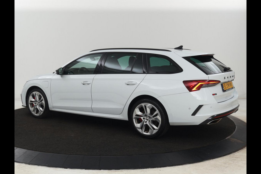Škoda Octavia 1.4 TSI RS iV PHEV | Stoelverwarming | Head-Up | Matrix LED | Sfeerverlichting | Adaptive cruise | Side Assist | Carplay | Sportstoelen | Achterbankverwarming | Camera | Navigatie | Plug In