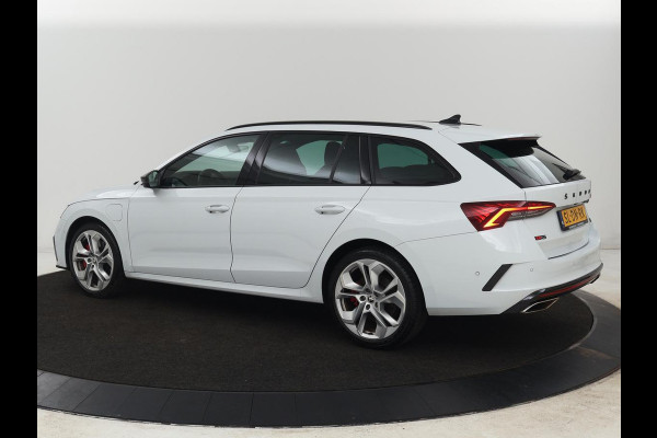 Škoda Octavia 1.4 TSI RS iV PHEV | Stoelverwarming | Head-Up | Matrix LED | Sfeerverlichting | Adaptive cruise | Side Assist | Carplay | Sportstoelen | Achterbankverwarming | Camera | Navigatie | Plug In