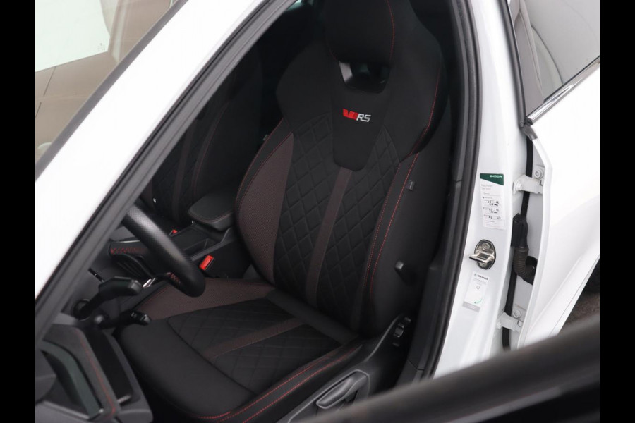 Škoda Octavia 1.4 TSI RS iV PHEV | Stoelverwarming | Head-Up | Matrix LED | Sfeerverlichting | Adaptive cruise | Side Assist | Carplay | Sportstoelen | Achterbankverwarming | Camera | Navigatie | Plug In