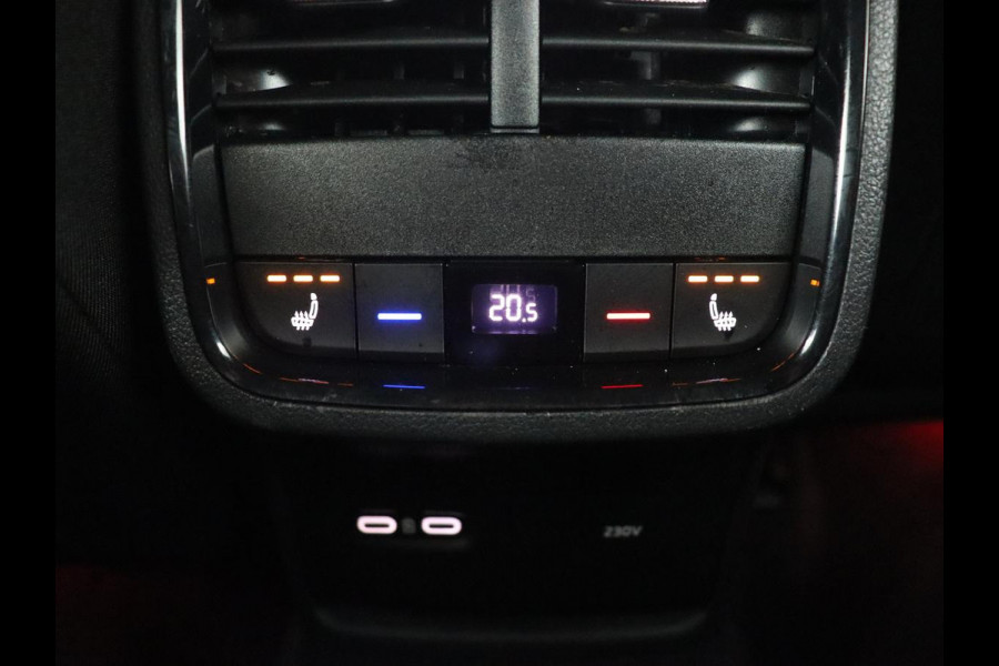 Škoda Octavia 1.4 TSI RS iV PHEV | Stoelverwarming | Head-Up | Matrix LED | Sfeerverlichting | Adaptive cruise | Side Assist | Carplay | Sportstoelen | Achterbankverwarming | Camera | Navigatie | Plug In