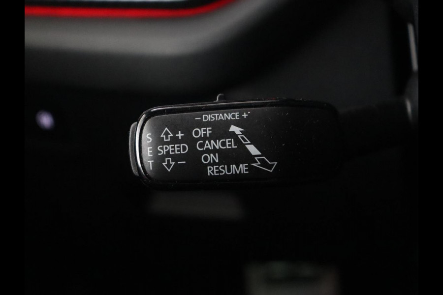 Škoda Octavia 1.4 TSI RS iV PHEV | Stoelverwarming | Head-Up | Matrix LED | Sfeerverlichting | Adaptive cruise | Side Assist | Carplay | Sportstoelen | Achterbankverwarming | Camera | Navigatie | Plug In