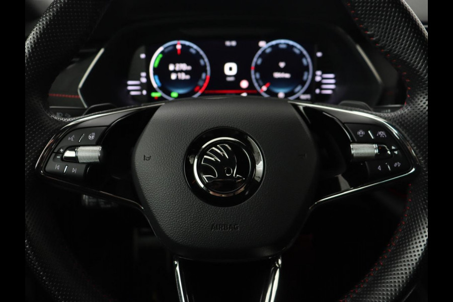 Škoda Octavia 1.4 TSI RS iV PHEV | Stoelverwarming | Head-Up | Matrix LED | Sfeerverlichting | Adaptive cruise | Side Assist | Carplay | Sportstoelen | Achterbankverwarming | Camera | Navigatie | Plug In