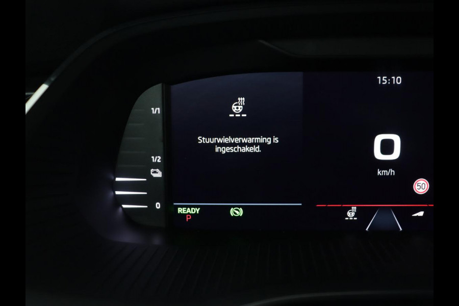 Škoda Octavia 1.4 TSI RS iV PHEV | Stoelverwarming | Head-Up | Matrix LED | Sfeerverlichting | Adaptive cruise | Side Assist | Carplay | Sportstoelen | Achterbankverwarming | Camera | Navigatie | Plug In