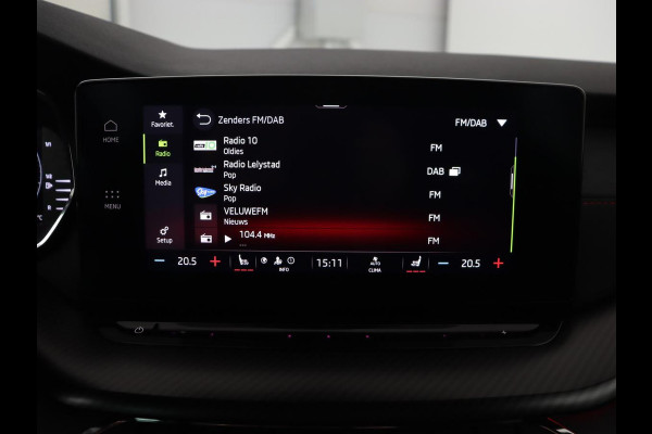 Škoda Octavia 1.4 TSI RS iV PHEV | Stoelverwarming | Head-Up | Matrix LED | Sfeerverlichting | Adaptive cruise | Side Assist | Carplay | Sportstoelen | Achterbankverwarming | Camera | Navigatie | Plug In