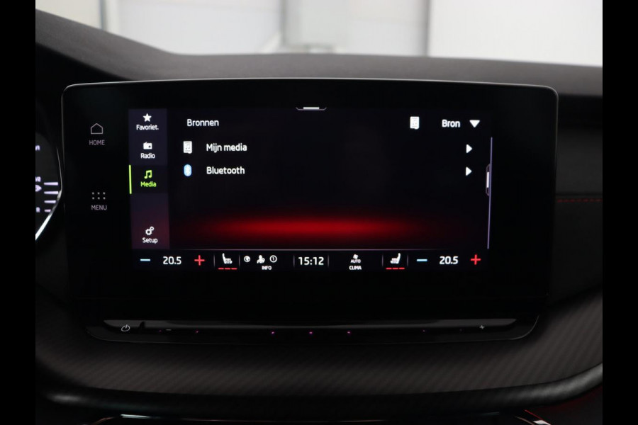 Škoda Octavia 1.4 TSI RS iV PHEV | Stoelverwarming | Head-Up | Matrix LED | Sfeerverlichting | Adaptive cruise | Side Assist | Carplay | Sportstoelen | Achterbankverwarming | Camera | Navigatie | Plug In