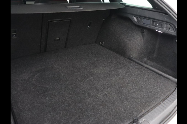 Škoda Octavia 1.4 TSI RS iV PHEV | Stoelverwarming | Head-Up | Matrix LED | Sfeerverlichting | Adaptive cruise | Side Assist | Carplay | Sportstoelen | Achterbankverwarming | Camera | Navigatie | Plug In