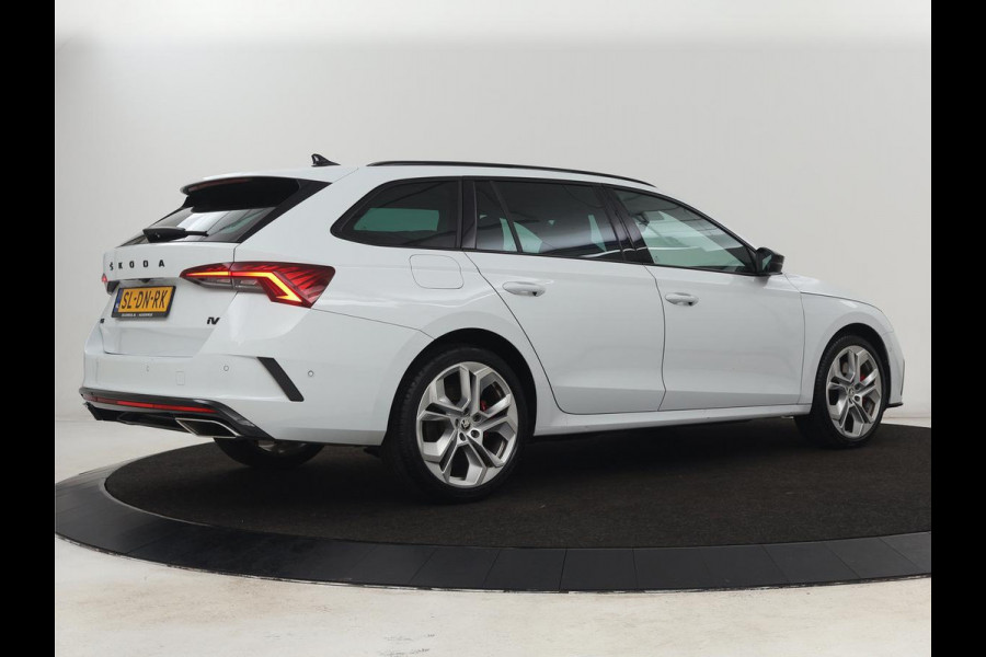 Škoda Octavia 1.4 TSI RS iV PHEV | Stoelverwarming | Head-Up | Matrix LED | Sfeerverlichting | Adaptive cruise | Side Assist | Carplay | Sportstoelen | Achterbankverwarming | Camera | Navigatie | Plug In