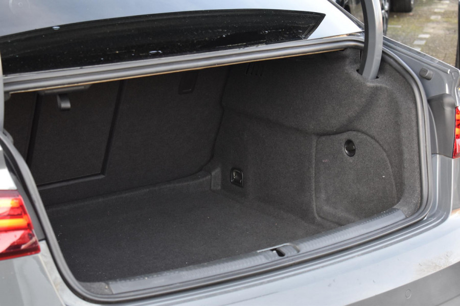 Audi A3 Limousine 35 TFSI CoD S line Virtual Keyless Driveselect Matrix